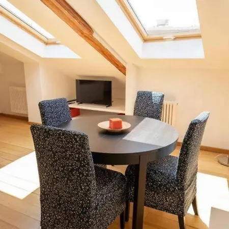 Cairoli Building By Dimorra Neapel